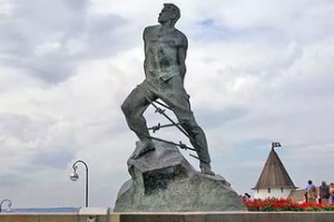 памятник поэту в Казани